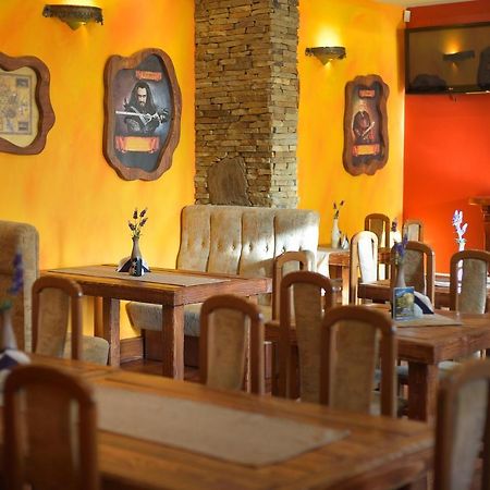 Restauracja Zajazd Kasztelan كروسنو المظهر الخارجي الصورة