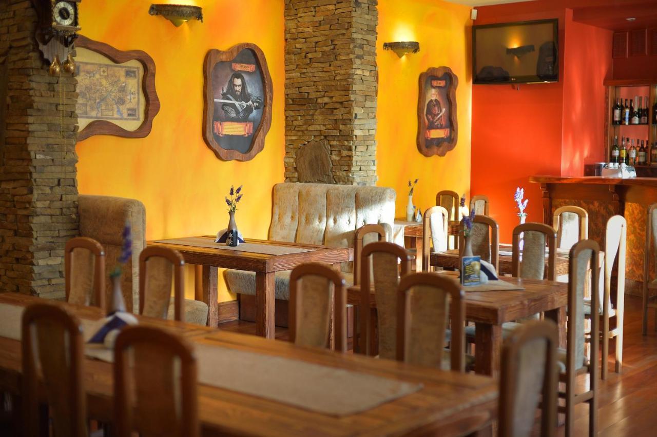 Restauracja Zajazd Kasztelan كروسنو المظهر الخارجي الصورة
